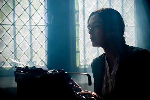 woman at typewriter